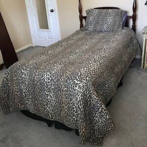 Twin Comforter (only the comforter)